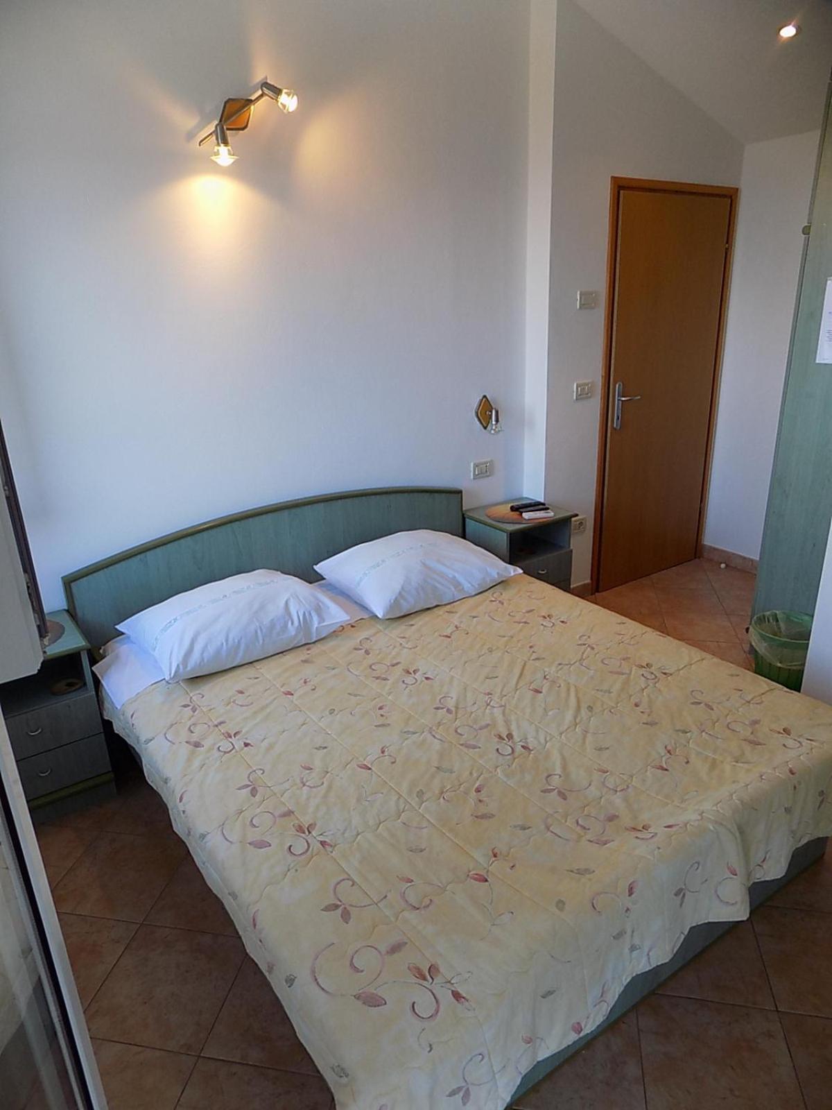 Apartments Tinka Brseč Eksteriør bilde