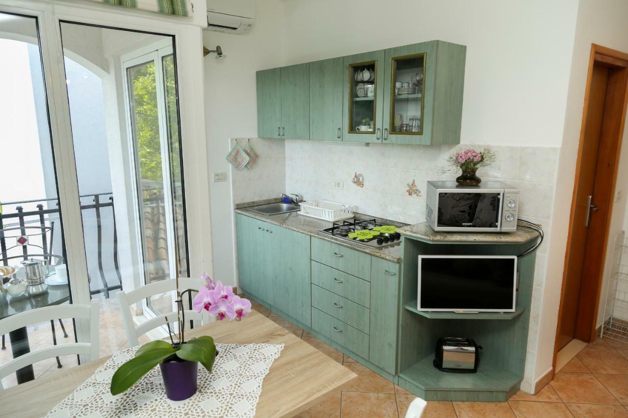Apartments Tinka Brseč Eksteriør bilde