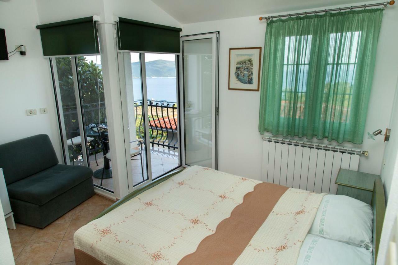 Apartments Tinka Brseč Eksteriør bilde